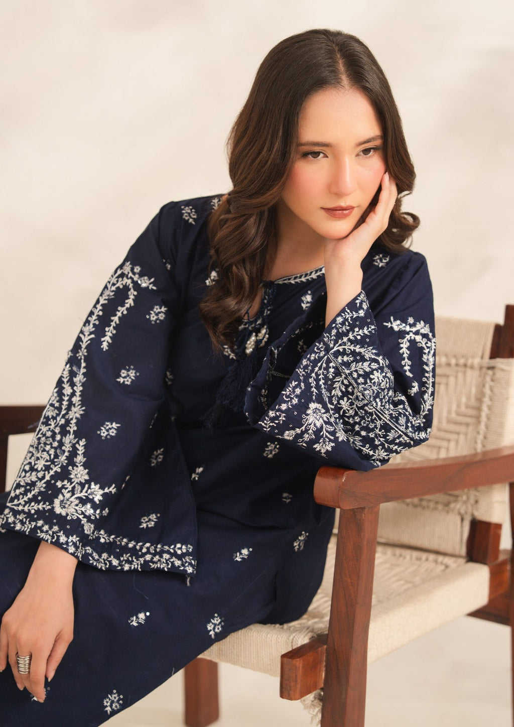 ZARVINA EMBROIDERED 2PC