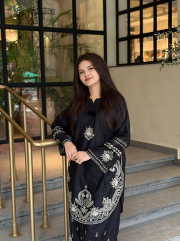 MAHRU EMBROIDERED 2PC